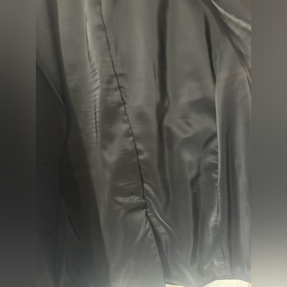 Talbots 16P black blazer (suit jacket) - Picture 4 of 5